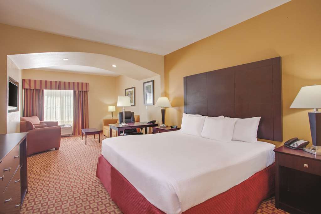 فندق لا كوينتا إن آند سويتس باي ويندام فيرونا الغرفة الصورة