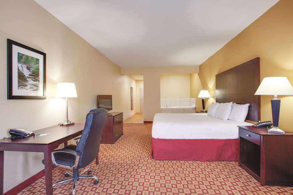 فندق لا كوينتا إن آند سويتس باي ويندام فيرونا الغرفة الصورة